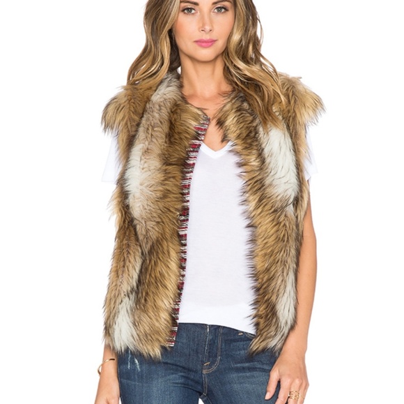 $345 12th Street] Cap Sleeve Faux Fur Vest in Tan Size Medium Boho Chic!! - Picture 1 of 8